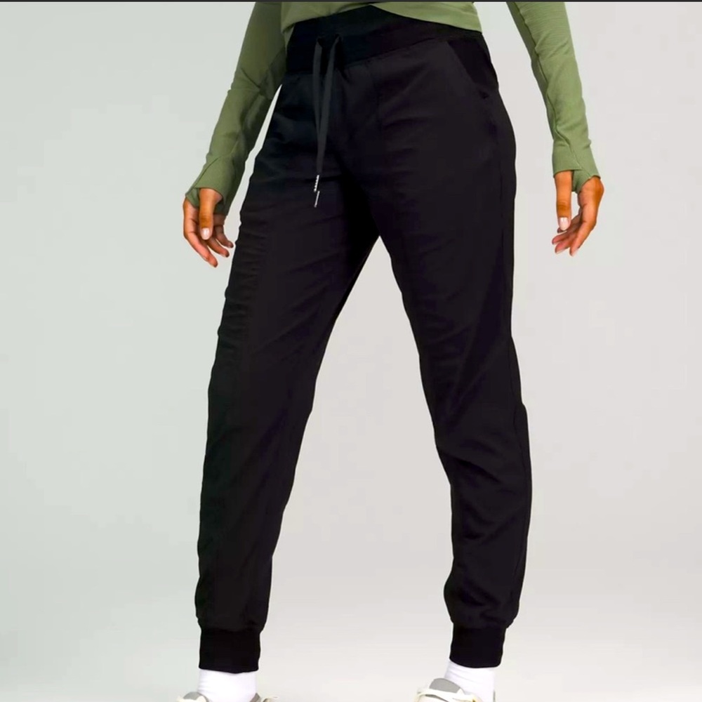 Lululemon Dance studio joggers size 4
